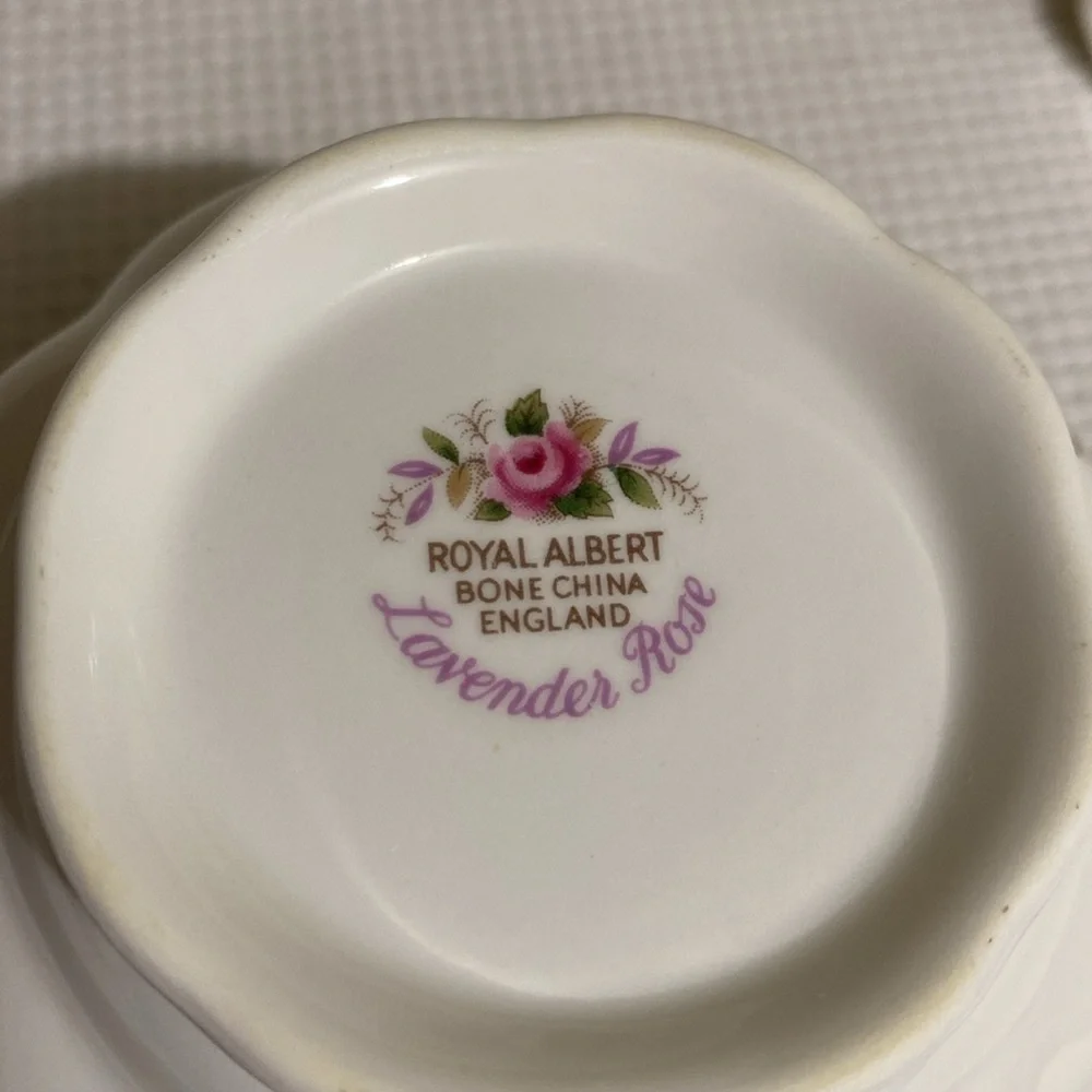 Royal Albert Lavender Rose Cream Jug & Sugar Bowl Set Bone China - Picture 8 of 12